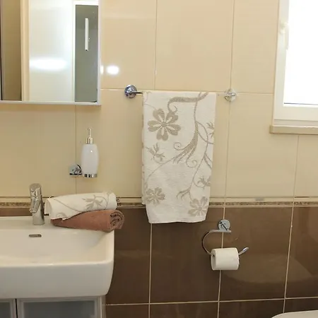 Vikendica House Pine Tree