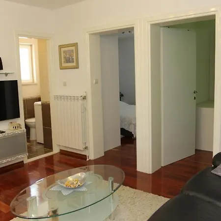 House Pine Tree Holiday home *