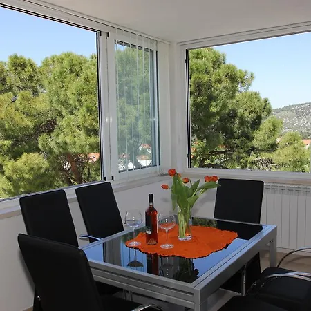 Holiday home House Pine Tree