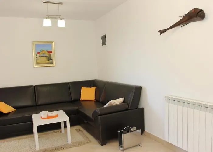 House Pine Tree Vakantiehuis *