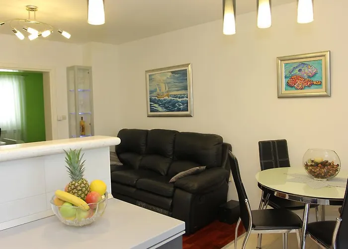 House Pine Tree Vakantiehuis
